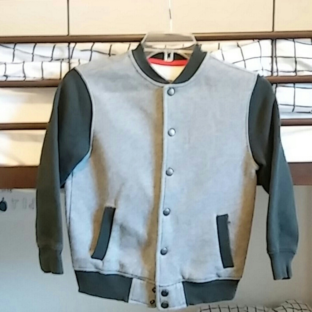 Kids bomber jacket!🔥💥 Size 6/7 boys